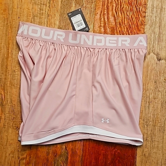 Under Armour women's shorts - Picture 3 of 3